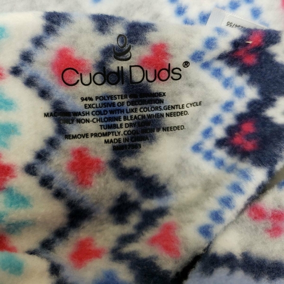 Scarf with Aztec type pattern - Picture 2 of 5